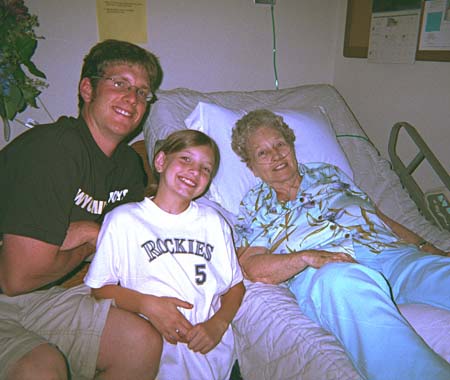 mom03